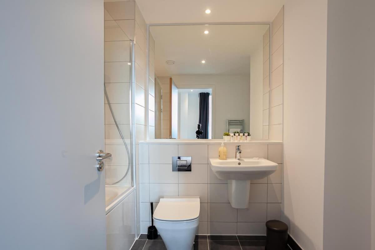 Spacious 2 Bed Apartment In Central Manchester Exterior foto