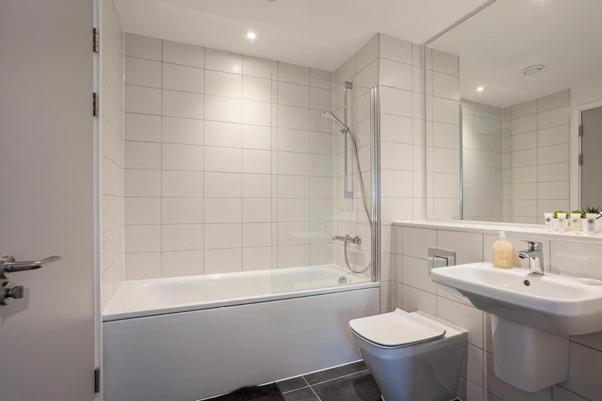 Spacious 2 Bed Apartment In Central Manchester Exterior foto