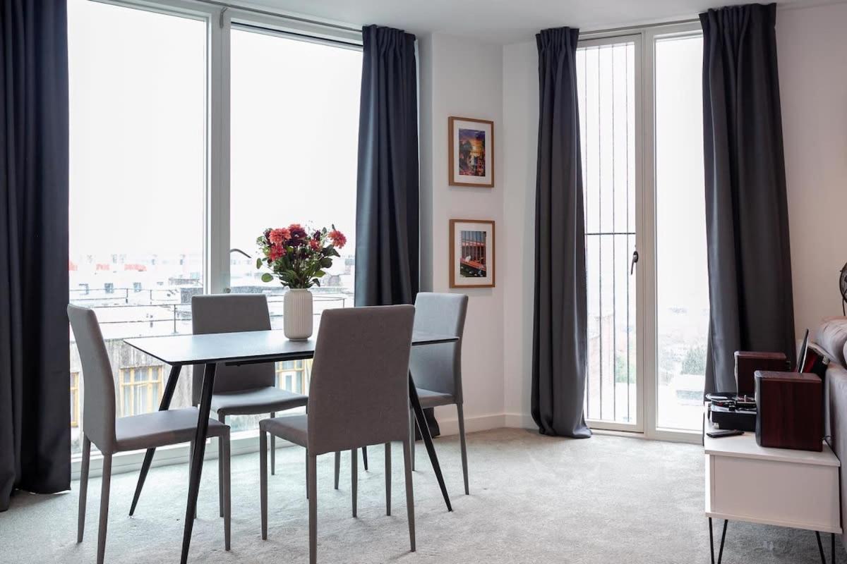 Spacious 2 Bed Apartment In Central Manchester Exterior foto